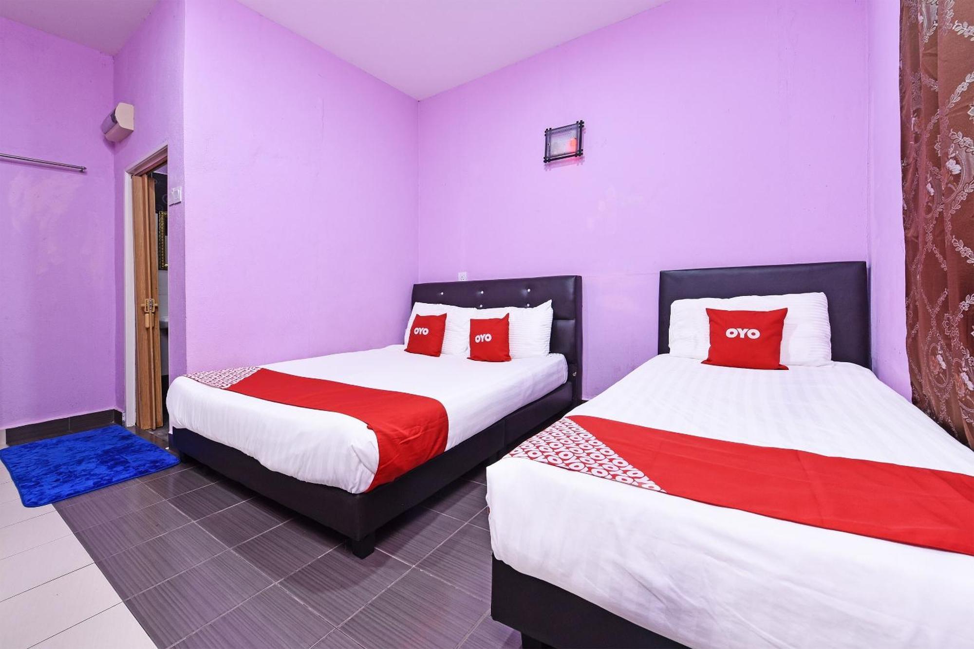 Oyo 90561 Awan Biru Motel Пантай-Сенанг Экстерьер фото